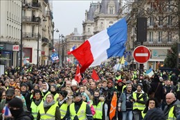 Hàng nghìn người biểu tình &#39;Áo vàng&#39; tiếp tục xuống đường tại Pháp