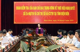 Trưởng ban Dân vận Trung ương Trương Thị Mai làm việc tại Điện Biên