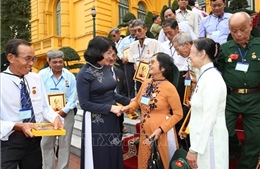 Phó Chủ tịch nước tiếp Đoàn đại biểu người có công tỉnh Tiền Giang