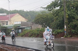 Đêm 17/4: Vùng núi Bắc Bộ có mưa dông, đề phòng lốc, sét và gió giật mạnh