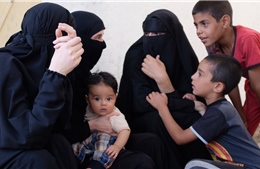 LHQ kêu gọi các nước cho phép hồi hương vợ con những tay súng IS