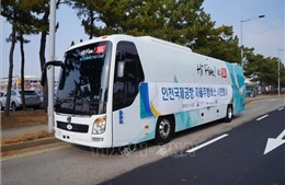 Nhật Bản sắp ra mắt xe buýt với công nghệ hỗ trợ tự động dừng xe