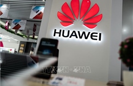 Hai hãng viễn thông Nhật Bản thông báo tạm ngừng bán điện thoại Huawei