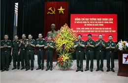 Bộ trưởng Ngô Xuân Lịch thăm, chúc mừng các cơ quan báo chí Quân đội