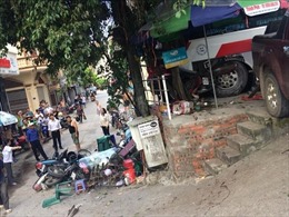 Vụ xe khách tông hàng loạt xe máy tại Quảng Ninh: 2 nạn nhân tử vong