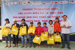 Khám bệnh, tặng quà cho đồng bào có hoàn cảnh khó khăn tại Ninh Thuận