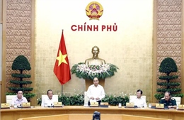 Thủ tướng Nguyễn Xuân Phúc: Bức tranh vĩ mô tiếp tục có chiều hướng tốt