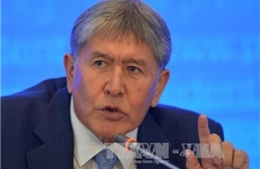 2.000 cảnh sát và lực lượng đặc nhiệm Kyrgyzstan tiến vào dinh thự cựu Tổng thống Atambaev