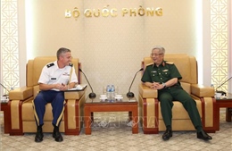 Thượng tướng Nguyễn Chí Vịnh tiếp Tùy viên Quốc phòng Hoa Kỳ