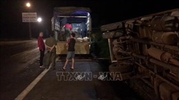 Xe tải tông trực diện xe máy, 2 người chết, một người nguy kịch