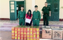 Chuyển 144 kg pháo từ Trung Quốc về Việt Nam cho người thân, bạn bè chơi Tết