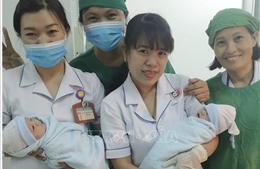 Sản phụ và hai bé song sinh được cứu kịp thời trong 6 phút sắp xuất viện