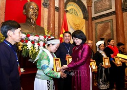 Phó Chủ tịch nước gặp mặt Đoàn đại biểu người dân tộc thiểu số tiêu biểu tỉnh Cao Bằng