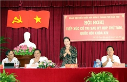 Chủ tịch Quốc hội Nguyễn Thị Kim Ngân tiếp xúc cử tri thị trấn Phong Điền, Cần Thơ