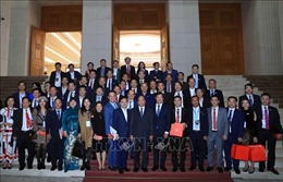 Thủ tướng gặp mặt các doanh nhân trẻ được tặng Giải thưởng Sao Đỏ ​