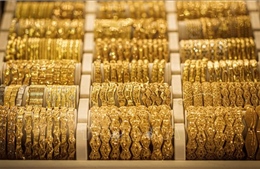 Giá vàng thế giới tiếp tục đà tăng, duy trì quanh mức trên 1.600 USD/ounce