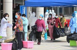 Trung Quốc rút dần nhân viên y tế khỏi tỉnh Hồ Bắc