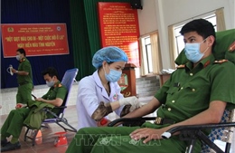 Cán bộ, chiến sĩ, người dân Lâm Đồng tích cực hiến máu tình nguyện