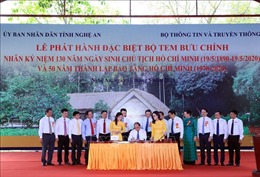Thủ tướng ký phát hành bộ tem kỷ niệm 130 năm Ngày sinh Chủ tịch Hồ Chí Minh