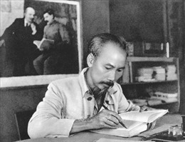 130 năm ngày sinh Chủ tịch Hồ Chí Minh: Míttinh kỉ niệm trọng thể tại Lào