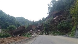 Sạt lở đất tại Cao Bằng vùi lấp 1 nhà dân và 50m đường Tỉnh lộ