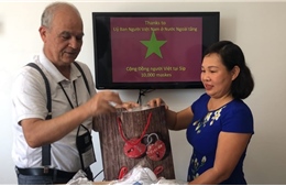 Trao tặng khẩu trang cho cộng đồng người Việt tại Cộng hòa Síp