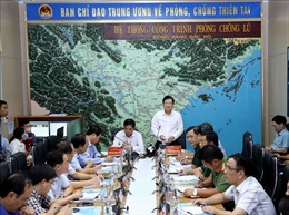 Phó Thủ tướng Trịnh Đình Dũng: Chủ động ứng phó với áp thấp nhiệt đới có thể mạnh lên thành bão