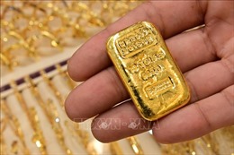 Giá vàng thế giới rời khỏi mức kỷ lục do đồng USD mạnh lên