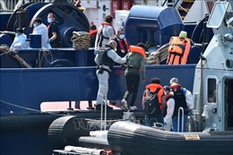Hải quân Anh thử nghiệm siêu tàu robot kiểm soát tình trạng di cư trái phép 