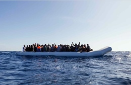 Vớt được thi thể 10 người đuối nước khi vượt biển từ Algeria sang châu Âu