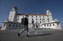 Slovakia ban bố tình trạng khẩn cấp