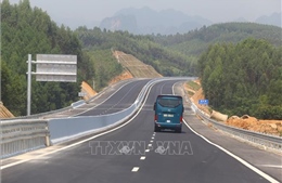 Đề xuất xử lý xe tải trọng nặng đi vào đường gom cao tốc Bắc Giang – Lạng Sơn