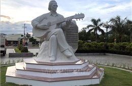 Khánh thành tượng nhạc sĩ Trịnh Công Sơn bên bờ biển Quy Nhơn