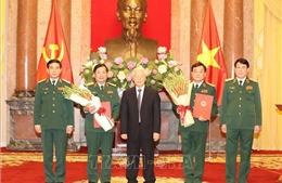 Tổng Bí thư, Chủ tịch nước trao Quyết định thăng quân hàm cho hai tướng lĩnh Quân đội