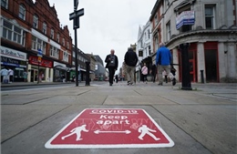 Thêm hàng triệu người dân Anh phải chịu cảnh phong tỏa