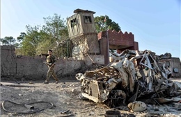 Đánh bom và đấu súng tại đồn cảnh sát ở Afghanistan