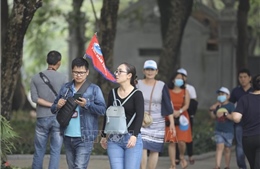 Nhiều người dân Hà Nội vẫn lơ là, chủ quan không đeo khẩu trang nơi công cộng