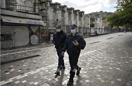 Nhiều nước châu Âu tiếp tục gia hạn lệnh phong tỏa