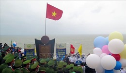 Thiêng liêng Lễ chào cờ đầu năm mới 2021 tại điểm cực Đông trên đất liền