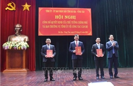 Trao quyết định phê chuẩn ông Nguyễn Công Vinh làm Phó Chủ tịch UBND tỉnh Bà Rịa-Vũng Tàu