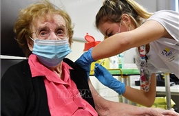  Pháp mở rộng điều kiện tiếp cận vaccine cho khoảng 9 triệu người