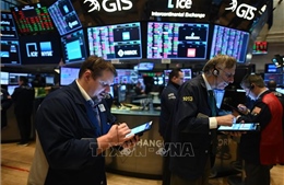 Chỉ số S&P 500 xác lập mức cao kỷ lục mới 