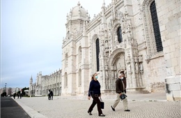Bồ Đào Nha mở cửa trở lại cho du khách Anh