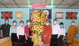 Đoàn Ủy ban Trung ương MTTQ Việt Nam đi thăm, chúc mừng Đại Lễ Phật đản