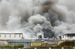 ​Nhà máy lọc dầu lớn nhất Nam Phi tạm ngừng hoạt động do bạo loạn