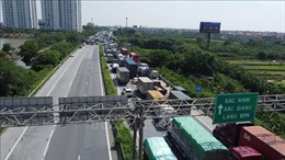 Hà Nội cần tổ chức thêm bãi đỗ xe giảm ùn tắc tại chốt kiểm soát dịch cầu Phù Đổng
