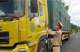 Kiểm soát chặt các cửa ngõ, cung ứng đầy đủ hàng hóa cho vùng phong tỏa