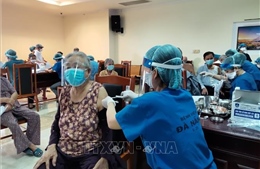 Đà Nẵng, Vĩnh Long đẩy nhanh tiến độ tiêm vaccine phòng COVID-19