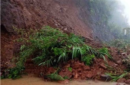 Mưa lớn gây sạt lở đất ở Quảng Ninh khiến 3 thợ xây tử vong 