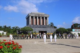 Tổ chức lễ viếng Chủ tịch Hồ Chí Minh vào ngày 29 Tết